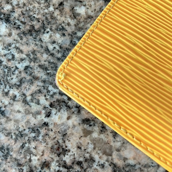 Louis Vuitton Yellow Epi Portefeuille Marco Wallet - Picture 16 of 16